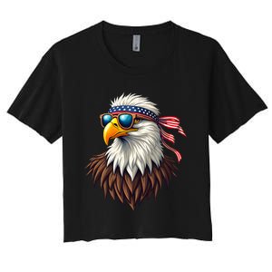 Patriotic Eagle Graphic Retro American Flag Design Women's Crop Top Tee