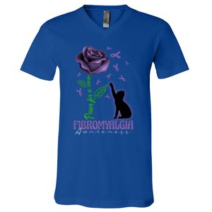 Paws For A Cure Fibromyalgia Awareness Day Black Cat And Rose Gift V-Neck T-Shirt