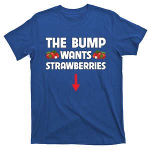 Pregnant Food Cravings The Bump Wants Strawberries Mom Gift T-Shirt