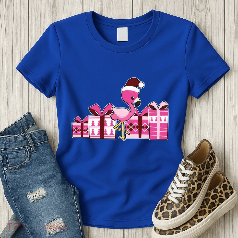 Pink Flamingo With Presents Cute Flamingo Christmas Cool Gift Womens T-Shirt