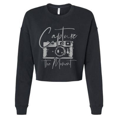 Photographer Gift Capture The Moment Vintage Camera Cropped Pullover Crew