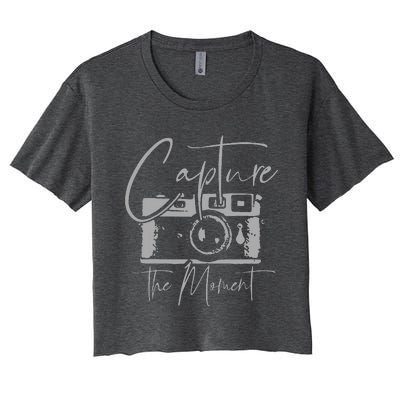 Photographer Gift Capture The Moment Vintage Camera Women's Crop Top Tee