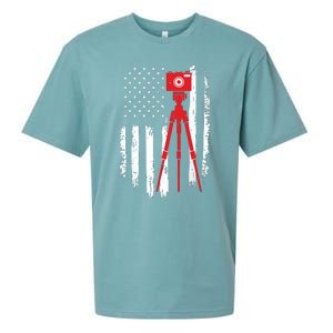 Photographer Gift Distressed American Flag Photographer Sueded Cloud Jersey T-Shirt