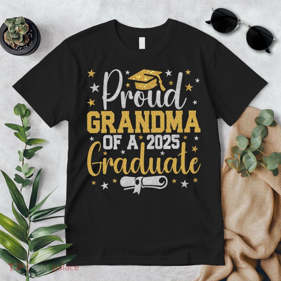 Proud Grandma Of A Class Of 2025 Graduate Graduation Nana Premium T-Shirt