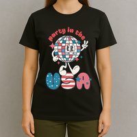 Party In The USA Retro 4th Of July Groovy Patriotic Fourth Of July T-Shirt