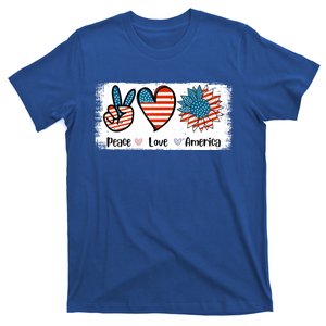 Peace Loves America Us Flag Fourth 4th Of July Patriot Gift T-Shirt