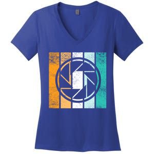 Photographer Lens Photographers Retro Camera Photography Funny Gift Women's V-Neck T-Shirt