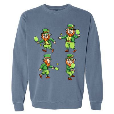 Pickleball Leprechauns St Patrick's Day Pickleball Player Garment-Dyed Sweatshirt
