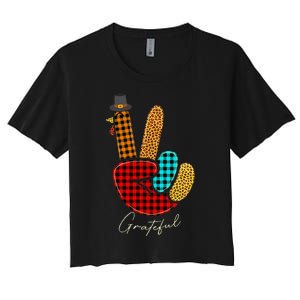 Peace Love Turkey Grateful Turkey Hand Sign Thanksgiving Women's Crop Top Tee