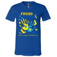 Proud Mama Down Syndrome Awareness T21 Gift V-Neck T-Shirt