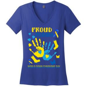 Proud Mommy Down Syndrome Awareness T21 Gift Women's V-Neck T-Shirt