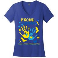 Proud Mommy Down Syndrome Awareness T21 Gift Women's V-Neck T-Shirt