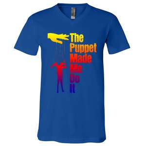 Puppet Made Me Do It Gift Puppeteering Ventriloquist Puppeteer Gift V-Neck T-Shirt