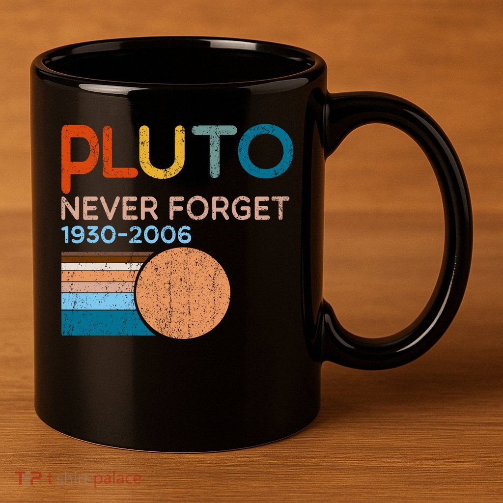 Pluto Never Forget 1930 2006 11oz C Handle Ceramic Mug