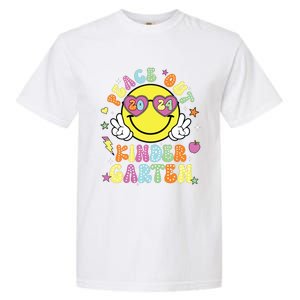 Peace Out Kindergarten Cute Groovy Last Day Of Kindergarten Garment-Dyed Heavyweight T-Shirt