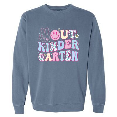 Peace Out Kindergarten Last Day Of School Groovy Girl Garment-Dyed Sweatshirt