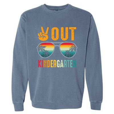 Peace Out Kindergarten Retro Graduation Last Day Of School Garment-Dyed Sweatshirt