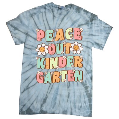 Peace Out Kindergarten Cute Groovy Last Day of Kindergarten Tie-Dye T-Shirt