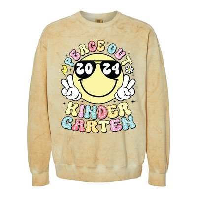 Peace Out Kindergarten Retro Smile Last Day Of School 2024 Colorblast Crewneck Sweatshirt