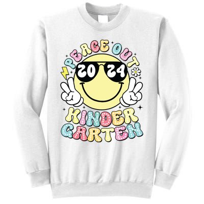 Peace Out Kindergarten Retro Smile Last Day Of School 2024 Sweatshirt