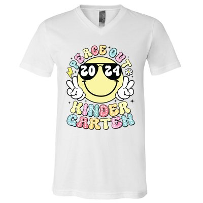 Peace Out Kindergarten Retro Smile Last Day Of School 2024 V-Neck T-Shirt