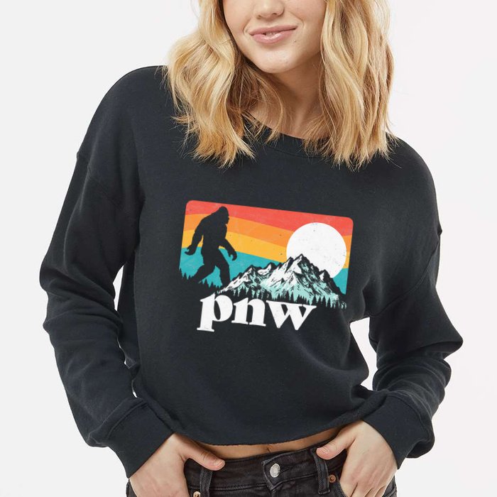 Pnw Pacific Northwest Bigfoot Mountains Retro 80s Graphic Cropped Pullover Crew