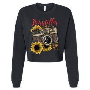 Photographer Photography Storyteller Camera Gift Cropped Pullover Crew