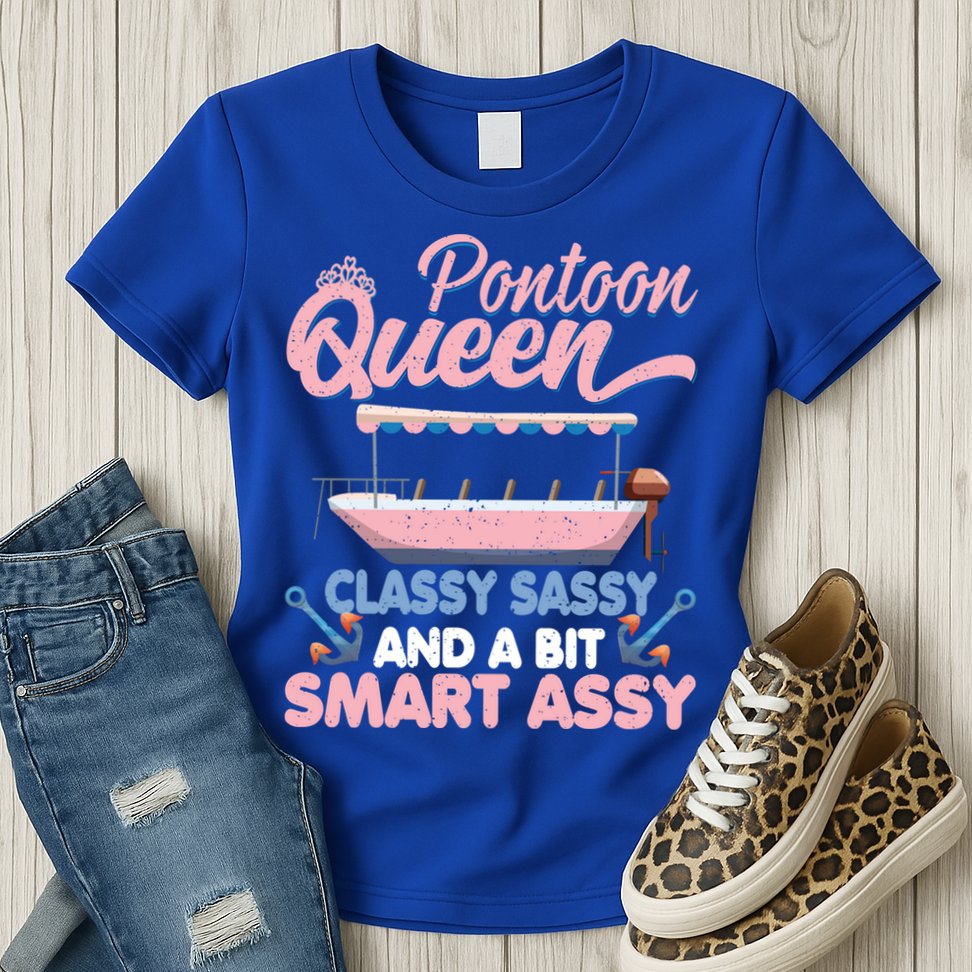 Pontoon Queen Gift For Pontoon Boating Mom Lover Cute Gift Womens T-Shirt