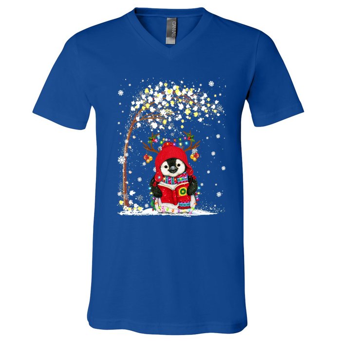 Penguin Reindeer Hat Santa Christmas Tree Funny Penguin Xmas Gift V-Neck T-Shirt