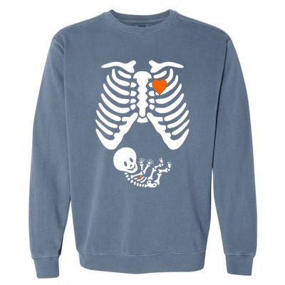 Pregnant Skeleton Costume Halloween Pregnancy Gift Garment-Dyed Sweatshirt