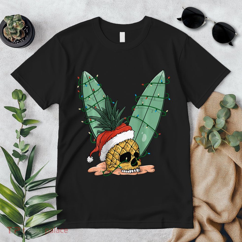 Pineapple Skull Christmas in July Santa Hat for Surfers Premium T-Shirt