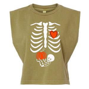 Pregnant Skeleton Mom Halloween Pregnancy Baby Announcement Garment-Dyed Women's Muscle Tee