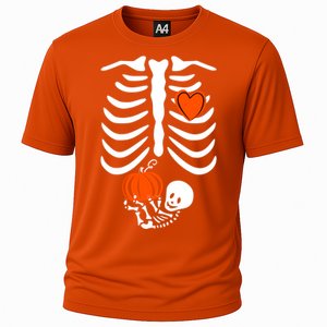 Pregnant Skeleton Mom Halloween Pregnancy Announcet Gift Cooling Performance Crew T-Shirt