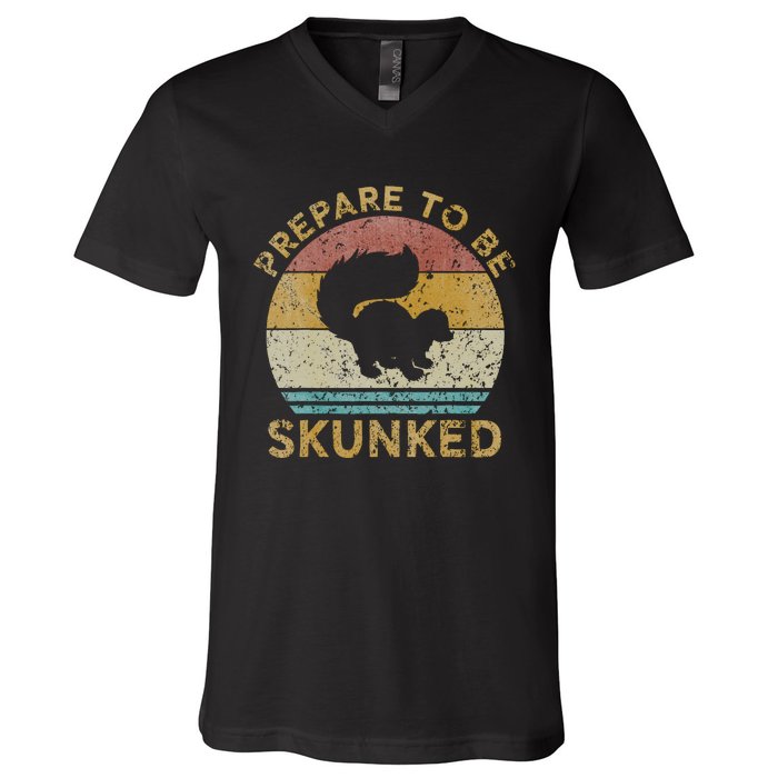 Prepare To Be Skunked Cribbage Lovers Vintage Cribbage Game V-Neck T-Shirt