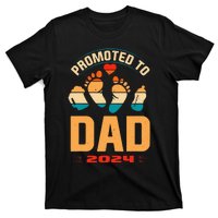 Promoted To Daddy 2024 Vintage Soon To Be New Dad Father Day T-Shirt