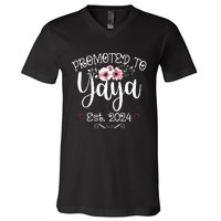 Promoted To Gg Est 2024 Mothers Day Soon To Be Grandma 2024 V-Neck T-Shirt