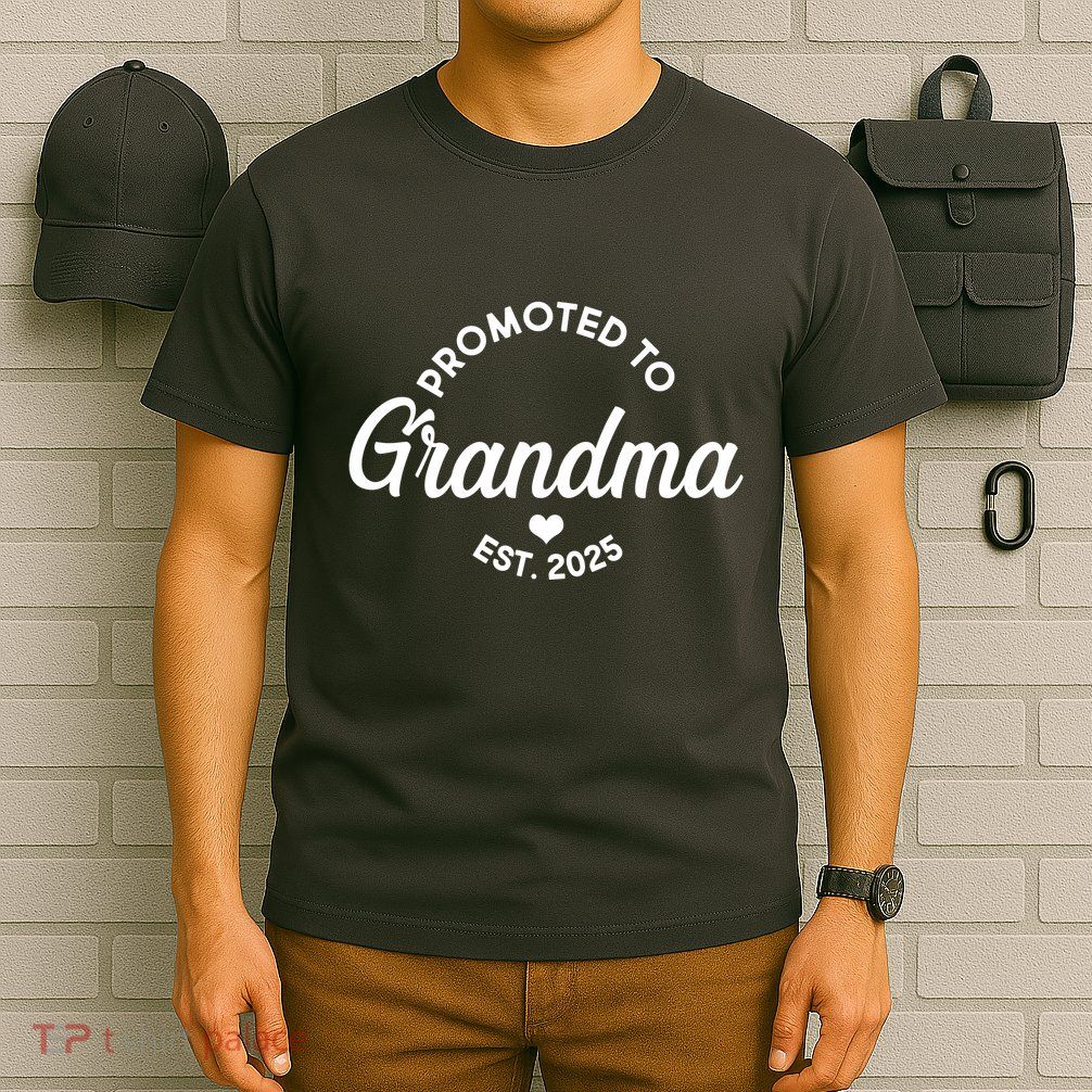 Promoted To Grandma Est 2025 T-Shirt