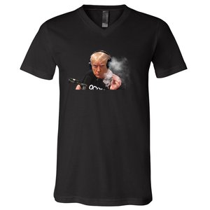 President Trump Podcast Funny Trump Smoking Like Elon V-Neck T-Shirt