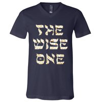 Passover The Wise One Funny Pesach Gift V-Neck T-Shirt