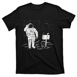 Postal Worker Funny For Delivery Mailman Astronaut T-Shirt