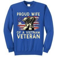 Proud Wife Of Vietnam Veteran Us Sweatshirt