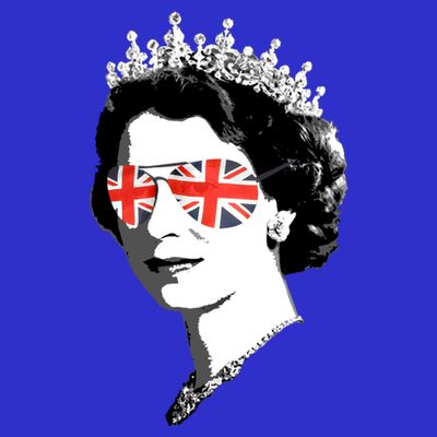 Queen Elizabeth Ii Sunglasses British Crown Union Jack Meme Gift T-Shirt
