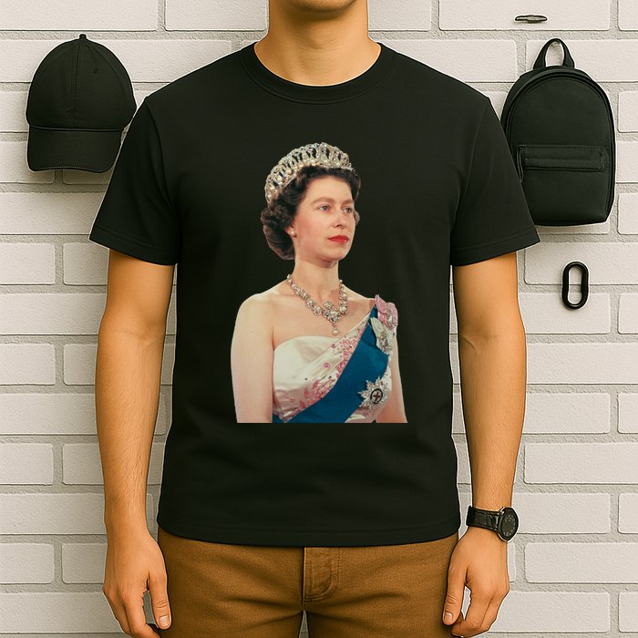Queen Elizabeth's II British Crown Majesty Portrait T-Shirt