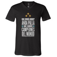 Que Miras Bobo? Argentina Campeones Del Mundo V-Neck T-Shirt