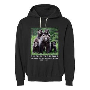 Queen Of The Tetons Grizzly 399 National Park 1996 2024 Garment-Dyed Fleece Hoodie