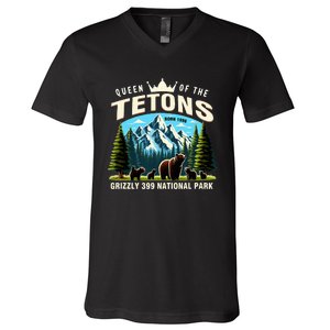 Queen Of The Tetons Grizzly 399 National Park Bear Lover V-Neck T-Shirt