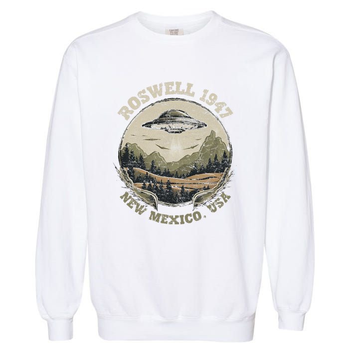 Roswell 1947 Abduction New Mexico Ufo Vintage Alien Hunter Garment-Dyed Sweatshirt