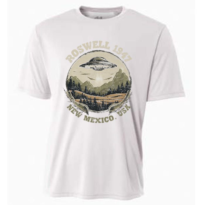 Roswell 1947 Abduction New Mexico Ufo Vintage Alien Hunter Cooling Performance Crew T-Shirt