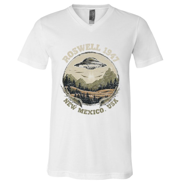 Roswell 1947 Abduction New Mexico Ufo Vintage Alien Hunter V-Neck T-Shirt