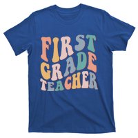 Retro 1St Grade Teacher Back To School First Grade Teacher Gift T-Shirt